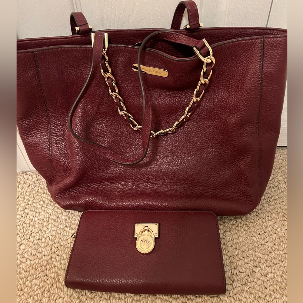 Authentic clean Michael kors tote & wallet